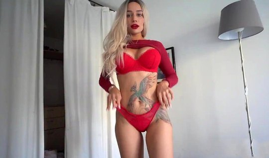 Premium meeting with tattooed girl at home helped her lover ...